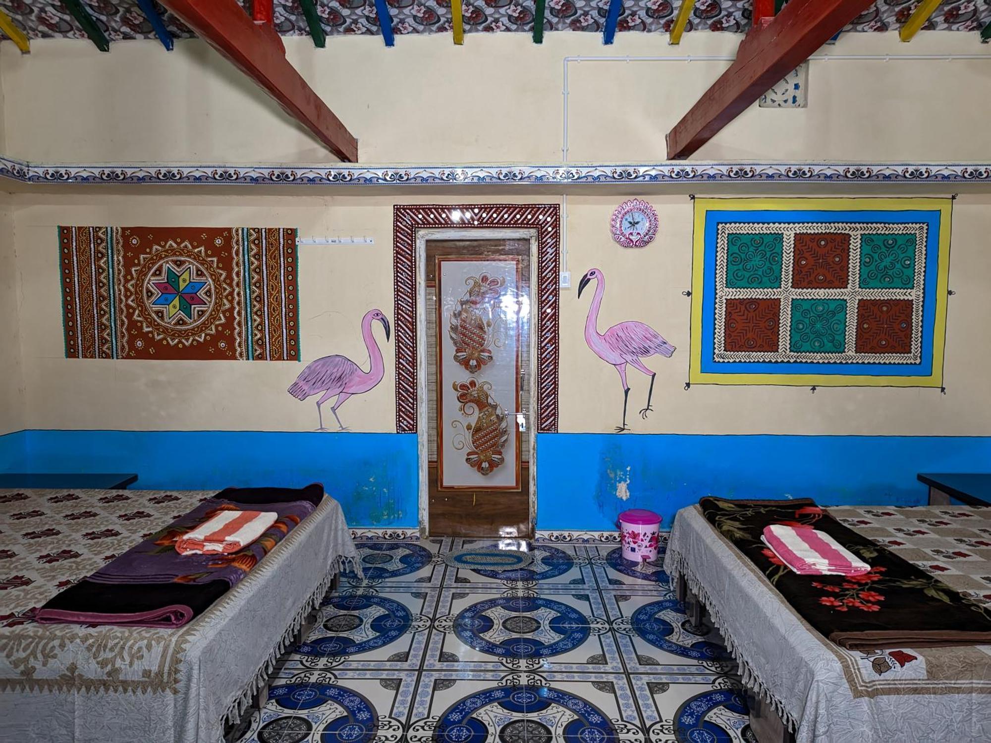 White Land Villagestay Dhordo Ngoại thất bức ảnh