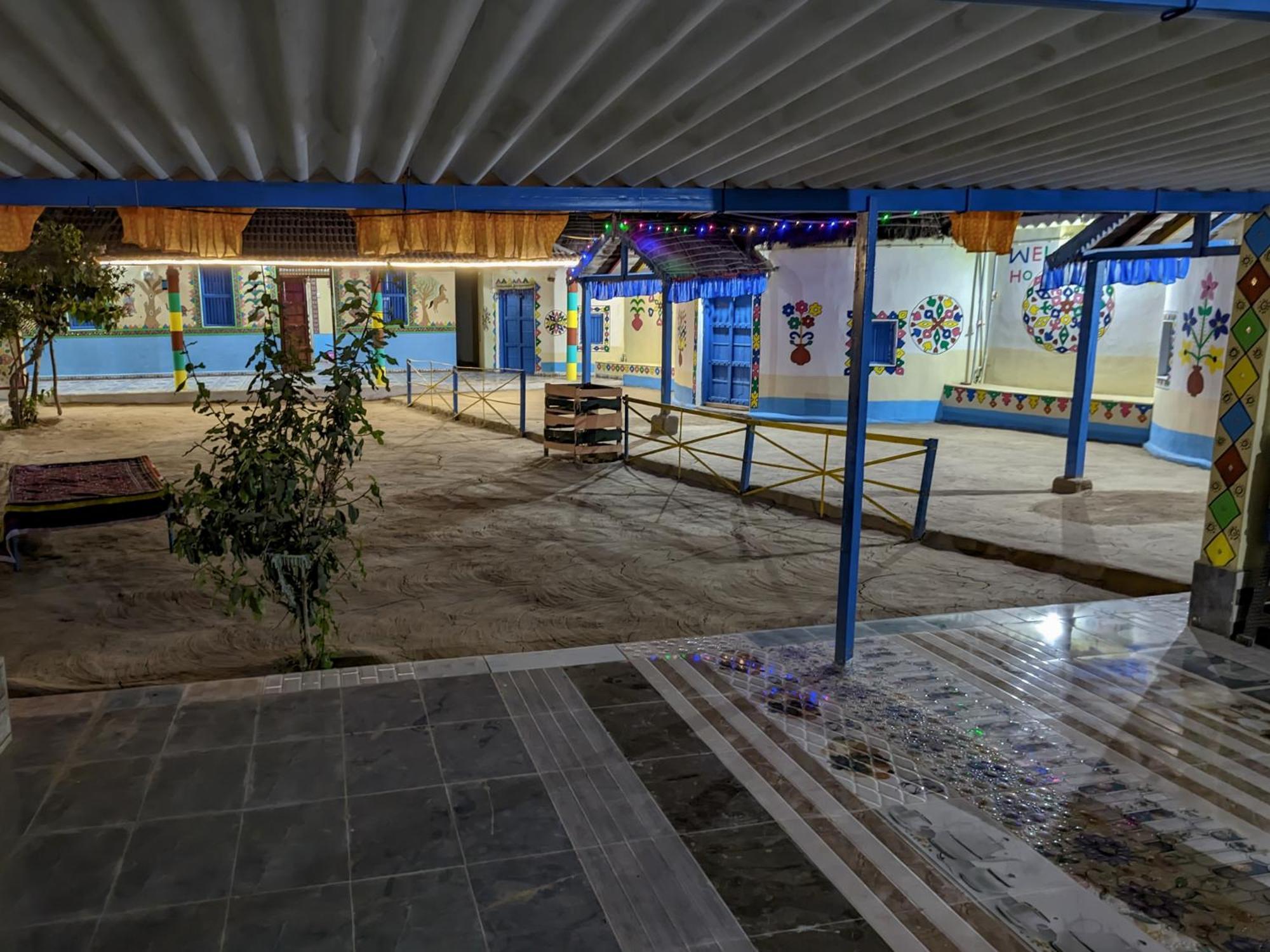 White Land Villagestay Dhordo Ngoại thất bức ảnh