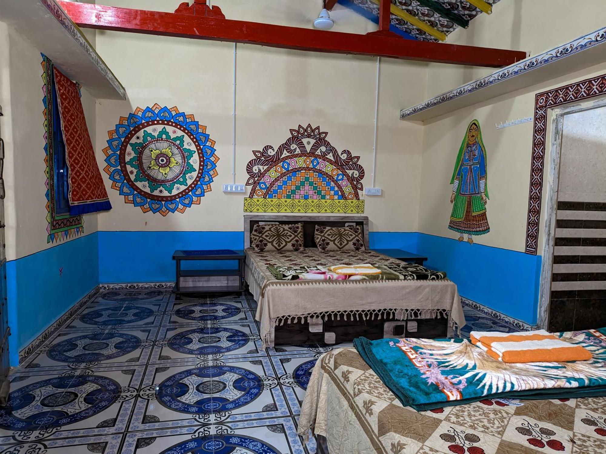 White Land Villagestay Dhordo Ngoại thất bức ảnh